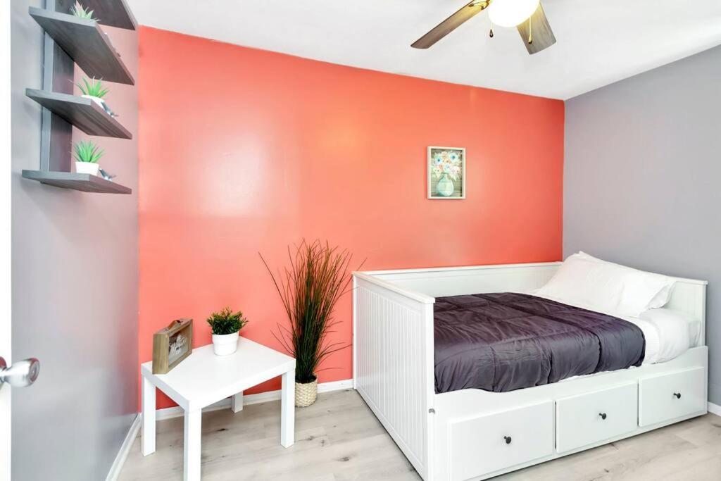 Cozy Bungalow With Patio & Grill, Private And Location Tampa Eksteriør billede