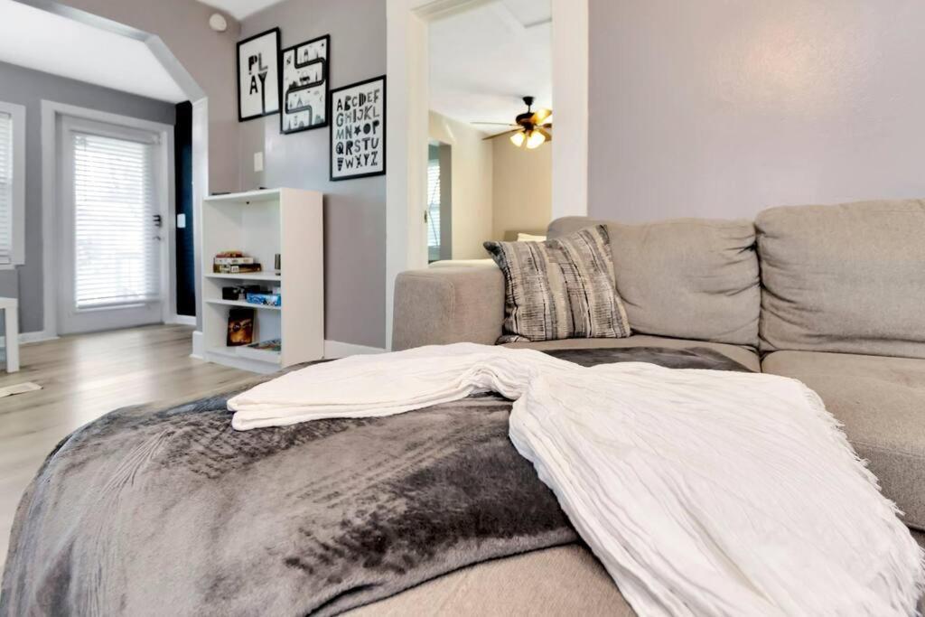 Cozy Bungalow With Patio & Grill, Private And Location Tampa Eksteriør billede
